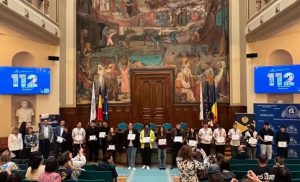 performanta-construieste-viitorul-ministerul-educatiei-si-cercetarii-ceccar-au-premiat-elevii-a15562-300×182